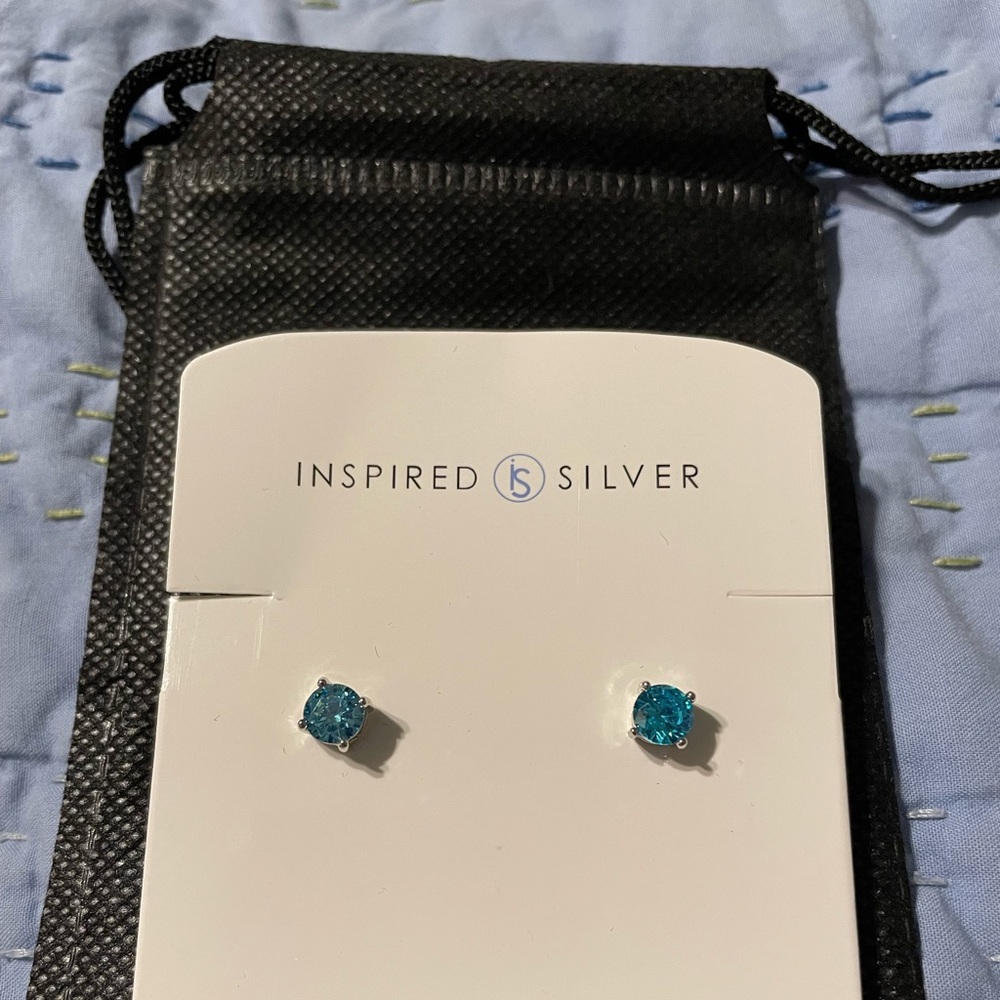 New never worn Sterling silver turquoise stud earrings